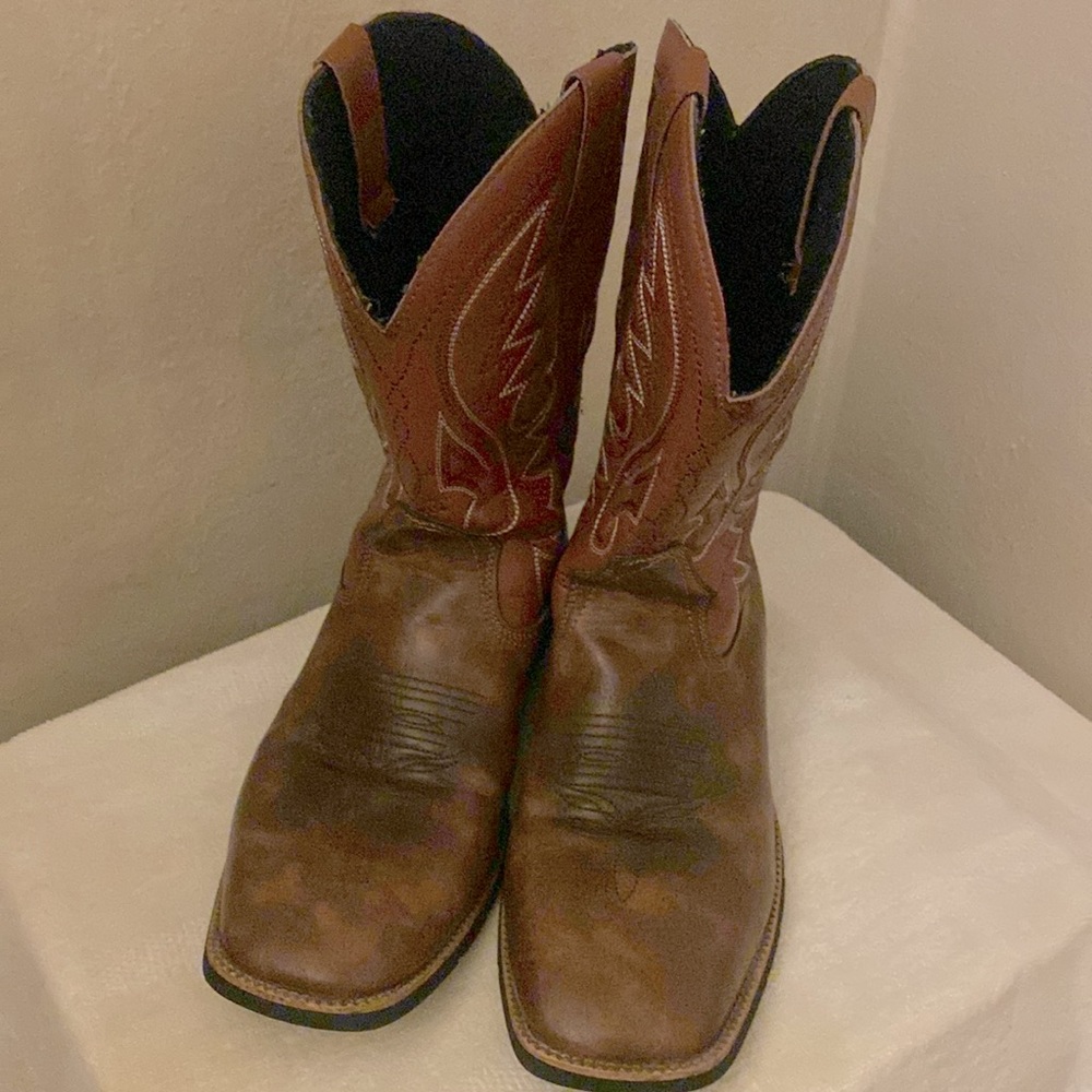 Brown Square Toe Boots/ Botas cafes punta cuadrada